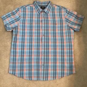 Short sleeve button down collar shirt